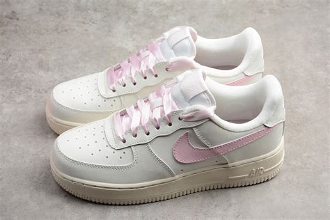 nike air force grijs roze|nike air force 1 dames.